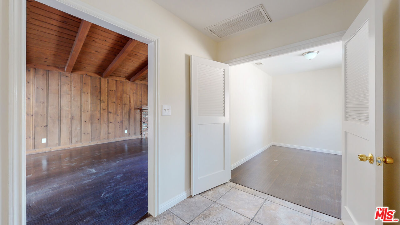 7865 Denivelle Road Sunland, CA 91040 - Photo 10 of 54 a view of a hallway