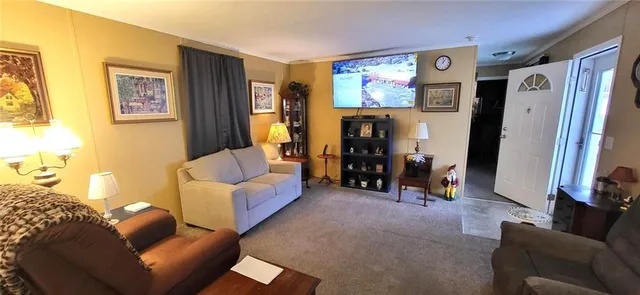 $84,900 | 76 Crestview Drive, Tarentum, PA 15084