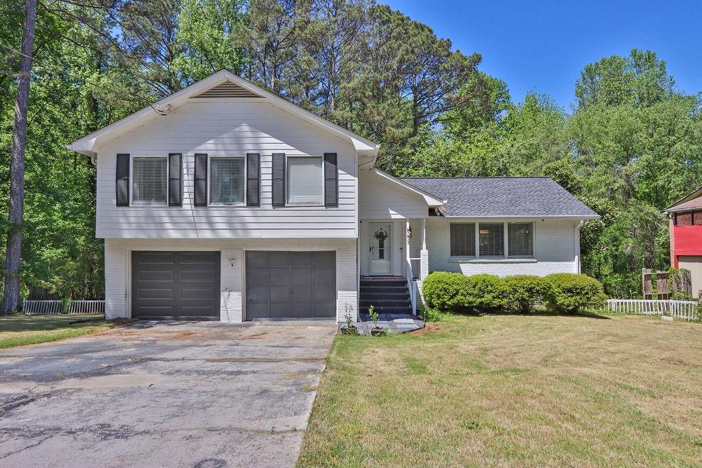 557 Rue Montaigne Stone Mountain, GA 30083 - Photo 1 of 39