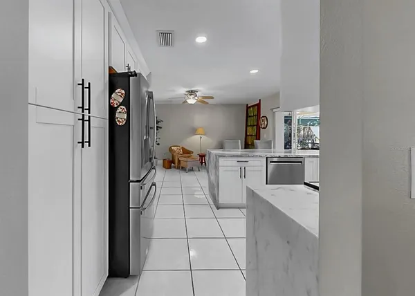 a view of a livingroom with furniture