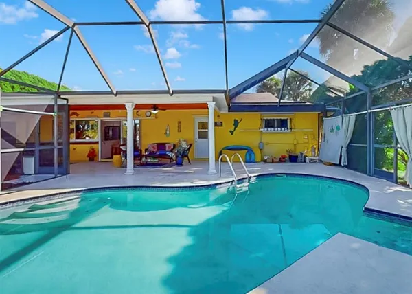 $630,000 | 6508 Solitaire Palm Way, Apollo Beach, FL 33572