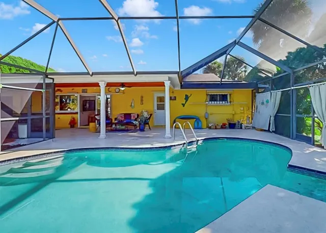 $630,000 | 6508 Solitaire Palm Way, Apollo Beach, FL 33572