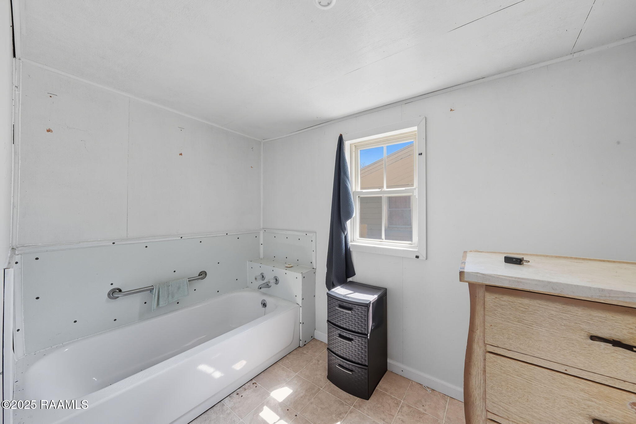 911 North Morvant Avenue Kaplan, LA 70548 - Photo 16 of 24 Bathroom 2