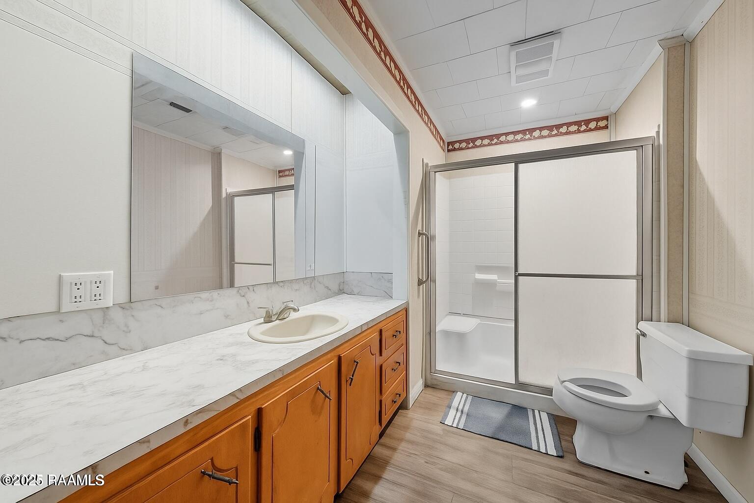 911 North Morvant Avenue Kaplan, LA 70548 - Photo 18 of 24 Hall Bathroom