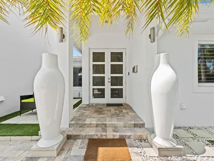 a view of entryway with a front door