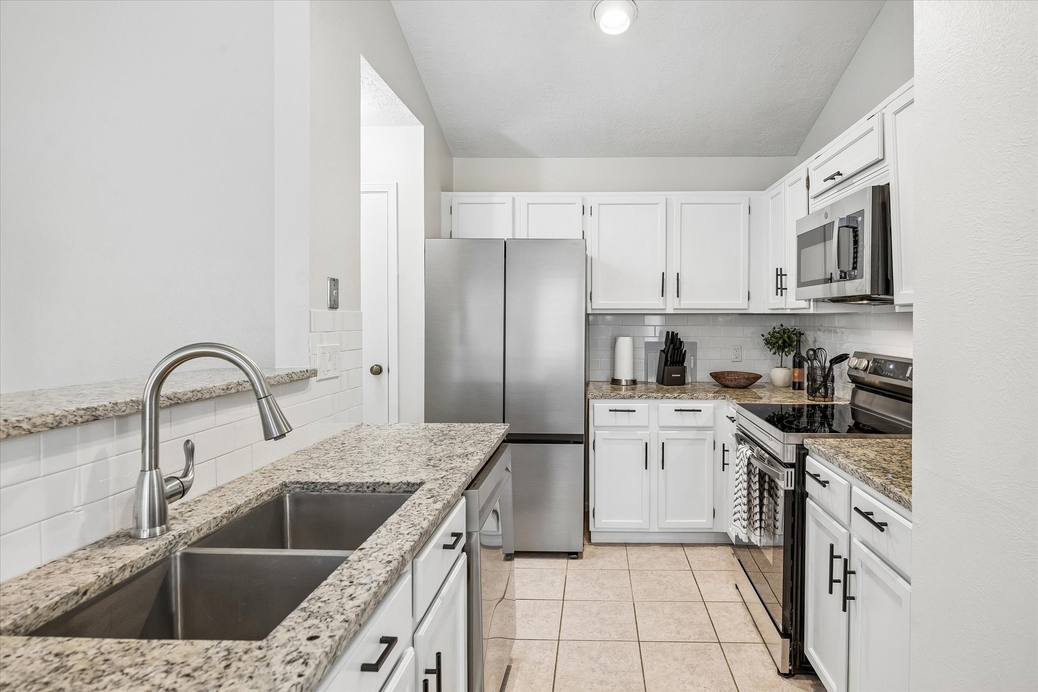 30 Camberwell Court The Woodlands, TX 77380 - Photo 8 of 26