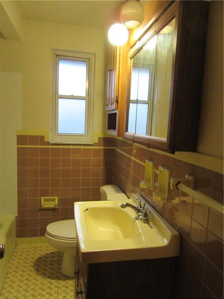 2295 Monroeville Road Monroeville, PA 15146 - Photo 9 of 17 Main bath has updated tub suround