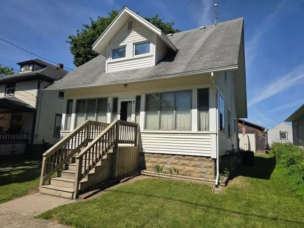 $138,000 | 802 South Park Street, Owosso, MI 48867