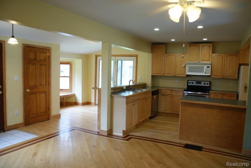4044 South Hadley Road Metamora, MI 48455 - Photo 9 of 25 DSC04964.jpg