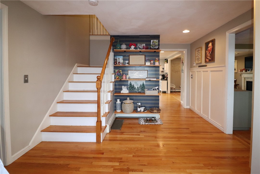 22 Windsong Road Cumberland, RI 02864 - Photo 8 of 33 Foyer