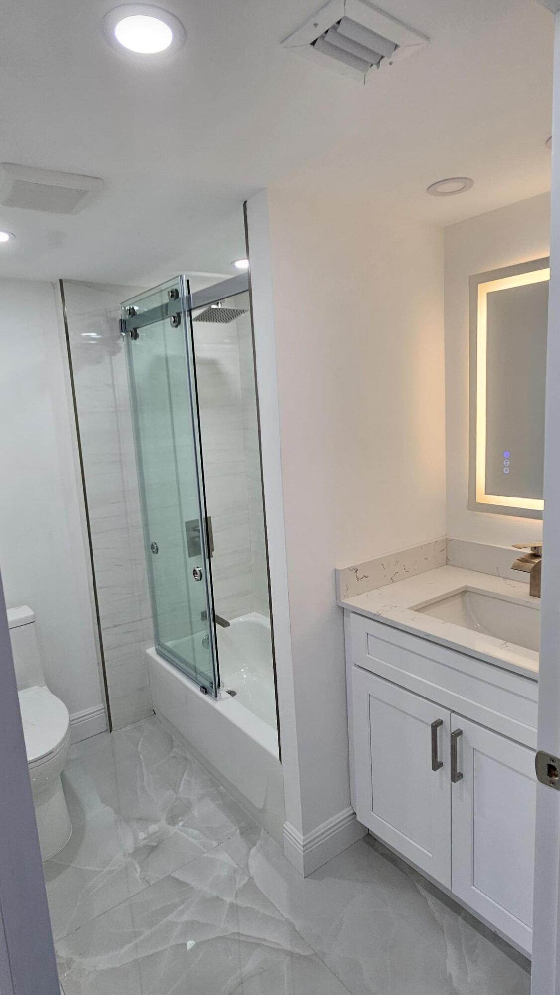 1 Royal Palm Way, Unit 101 Boca Raton, FL 33432 - Photo 24 of 49 20260611_163655