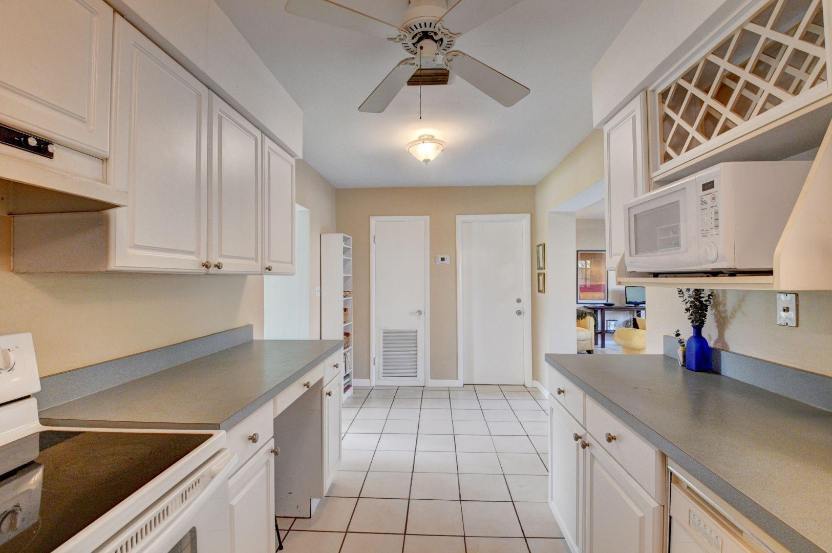 401 Northeast 44th Street Boca Raton, FL 33431 - Photo 9 of 29 39_dsc_6813_4_5_6_7