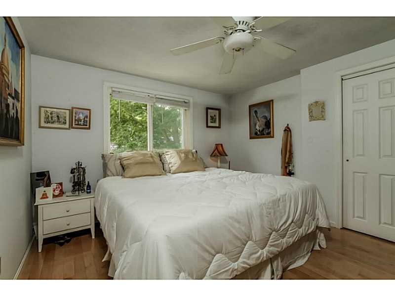 25 Conanicus Road Narragansett, RI 02882 - Photo 11 of 23 Master Bedroom.