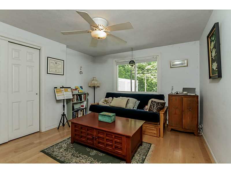 25 Conanicus Road Narragansett, RI 02882 - Photo 12 of 23 Bedroom.