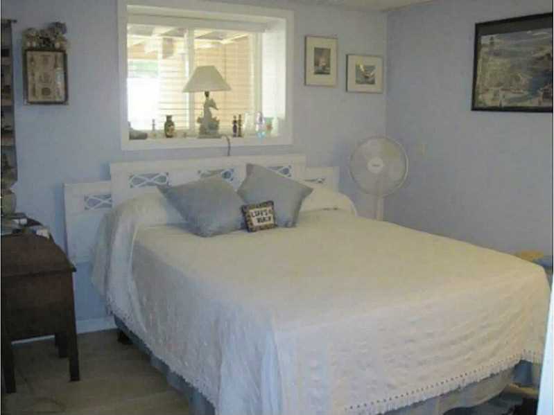 25 Conanicus Road Narragansett, RI 02882 - Photo 14 of 23 Bedroom.