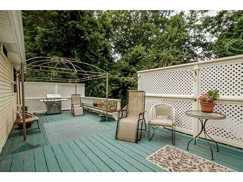 25 Conanicus Road Narragansett, RI 02882 - Photo 17 of 23 Patio/Deck.