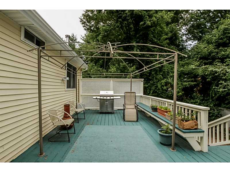 25 Conanicus Road Narragansett, RI 02882 - Photo 18 of 23 Patio/Deck.