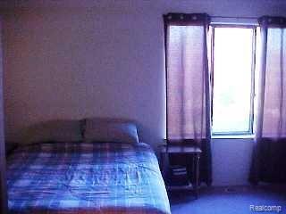 629 Byron Court, Unit 16 Rochester, MI 48307 - Photo 9 of 11 Bryon Bedroom1