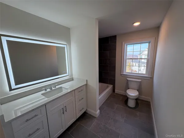 $950,000 | 38 Dartmouth Drive, Poughkeepsie, NY 12603