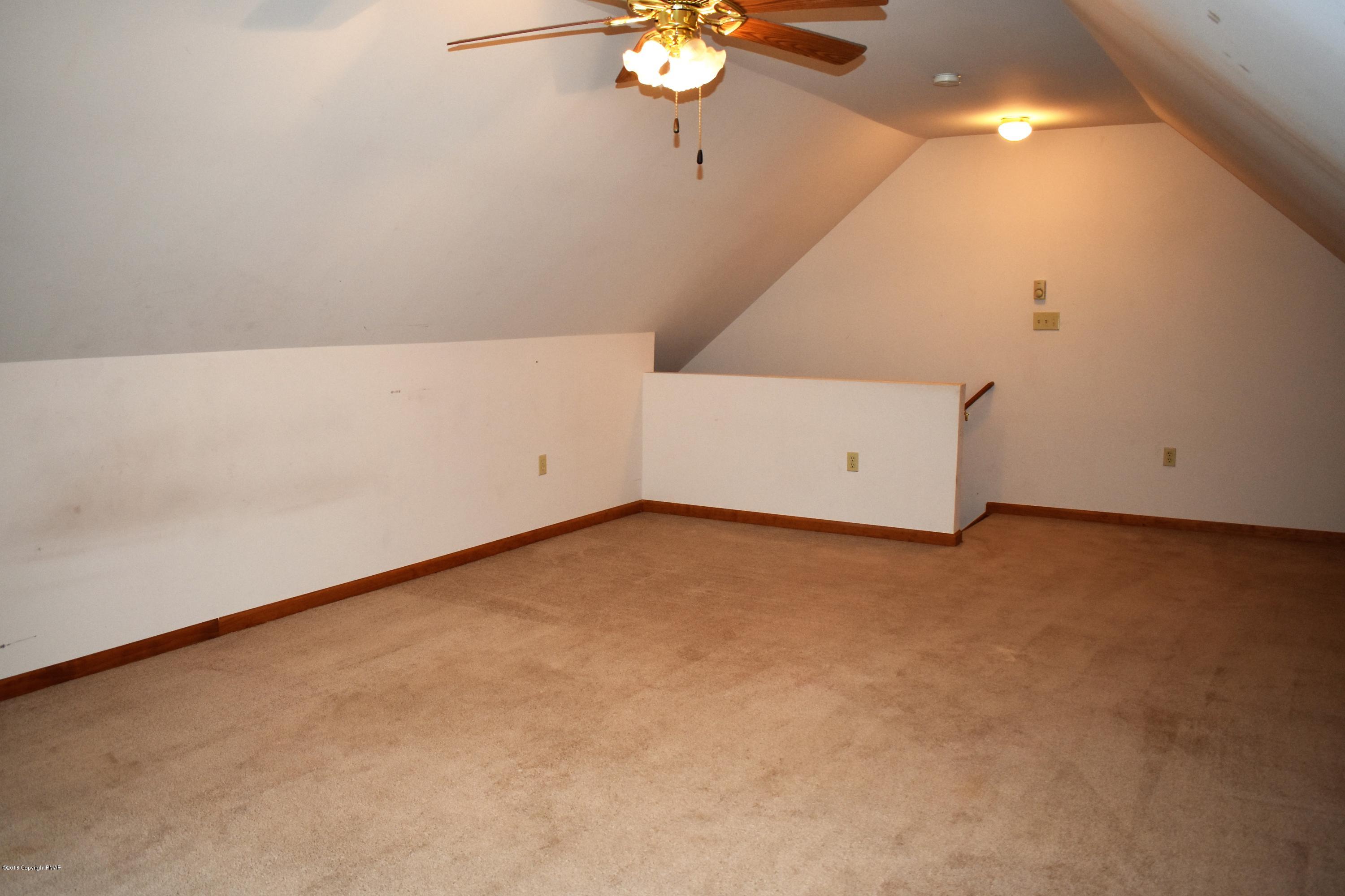 33 Sassafras Road Albrightsville, PA 18210 - Photo 17 of 36 a view of an empty room