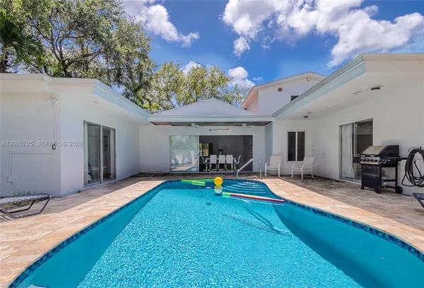 $6,500 | 2555 Northeast 202nd Street, Miami, FL 33180