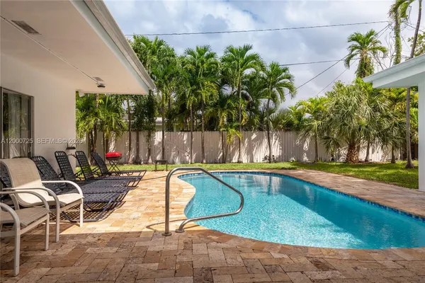 $6,500 | 2555 Northeast 202nd Street, Miami, FL 33180