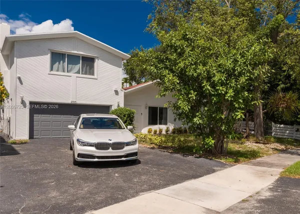 $6,500 | 2555 Northeast 202nd Street, Miami, FL 33180