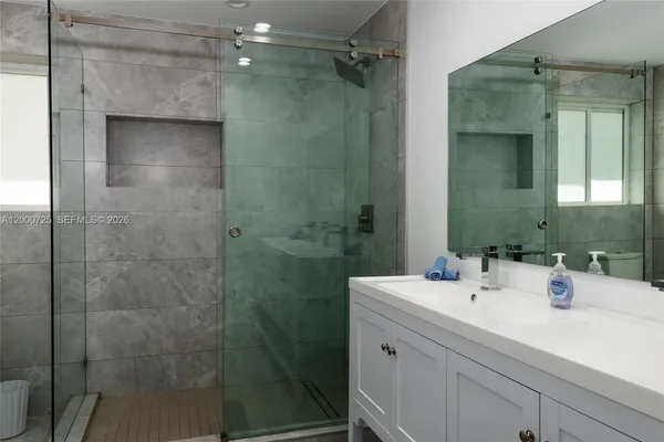 $6,500 | 2555 Northeast 202nd Street, Miami, FL 33180