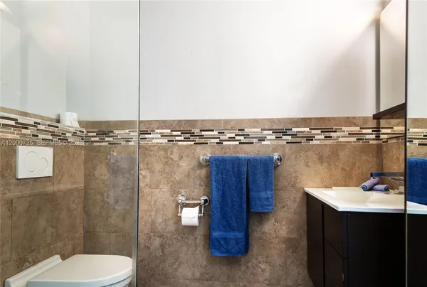 $6,500 | 2555 Northeast 202nd Street, Miami, FL 33180