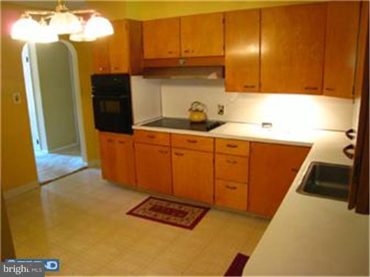 47 Federal City Road Ewing, NJ 08638 - Photo 5 of 25 Gallery Image 5