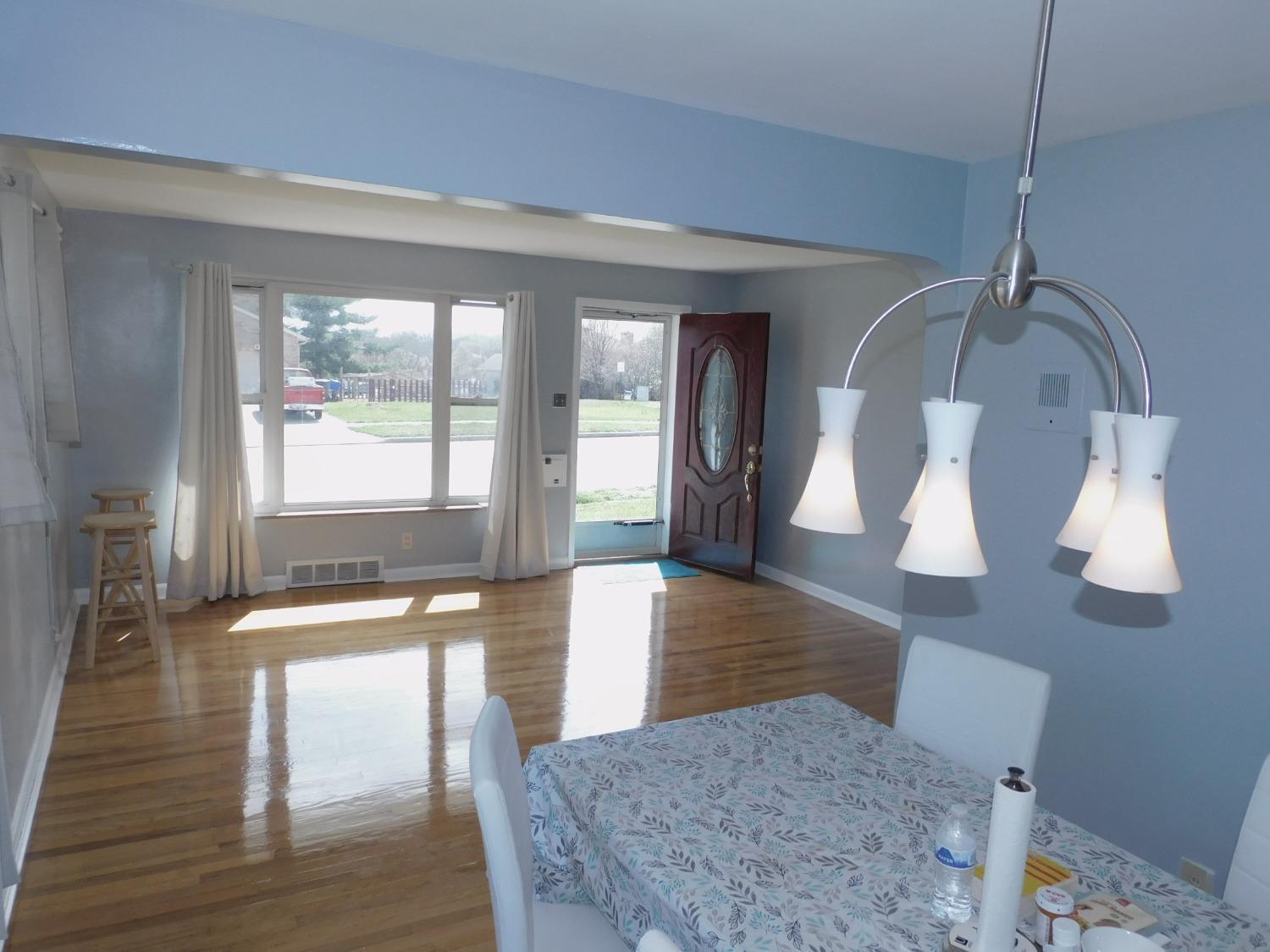 5916 Lawrence Road Cincinnati, OH 45248 - Photo 5 of 24
