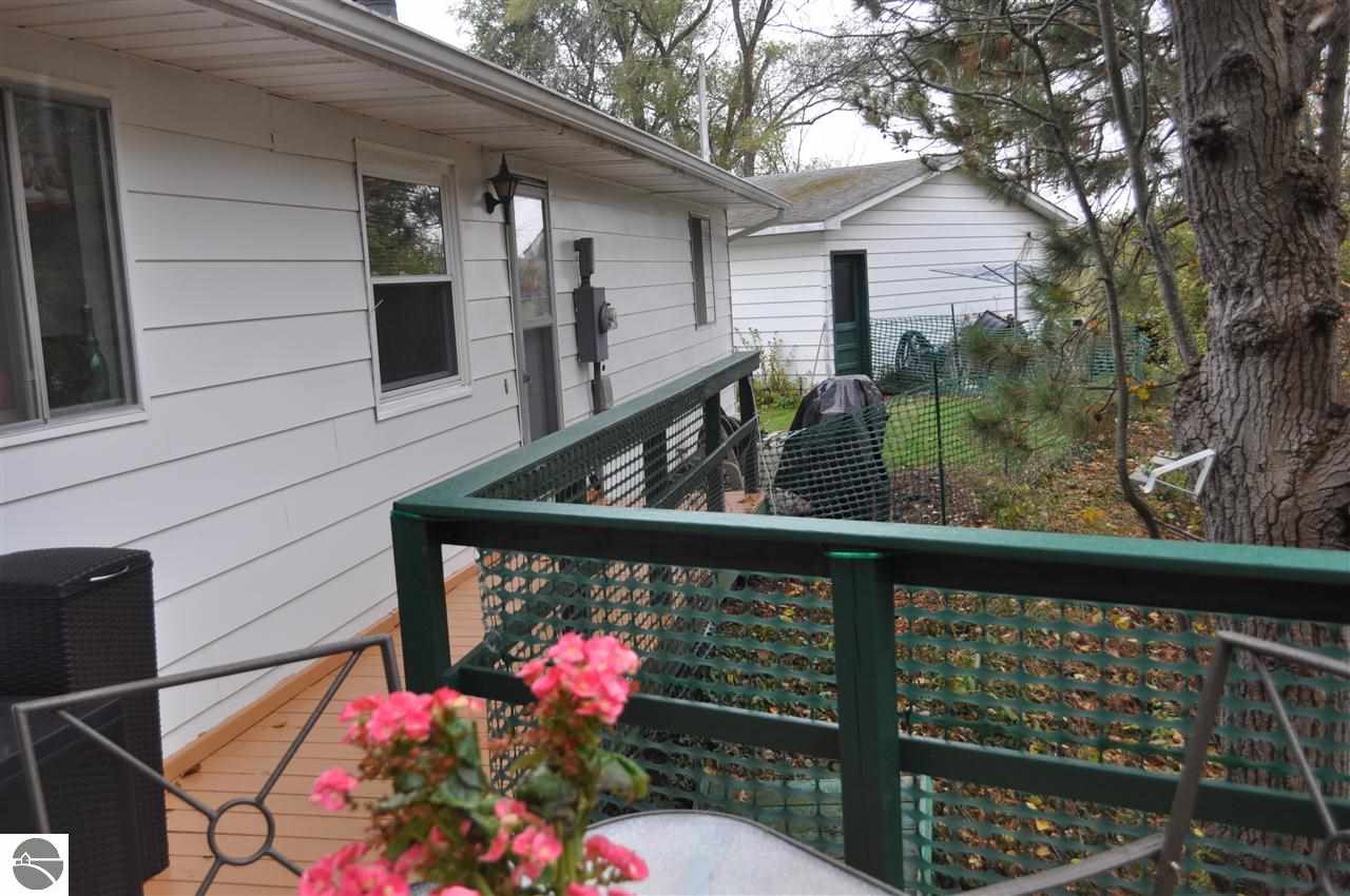 6811 Riverside Drive Mount Pleasant, MI 48858 - Photo 23 of 35 1777930-22.JPG