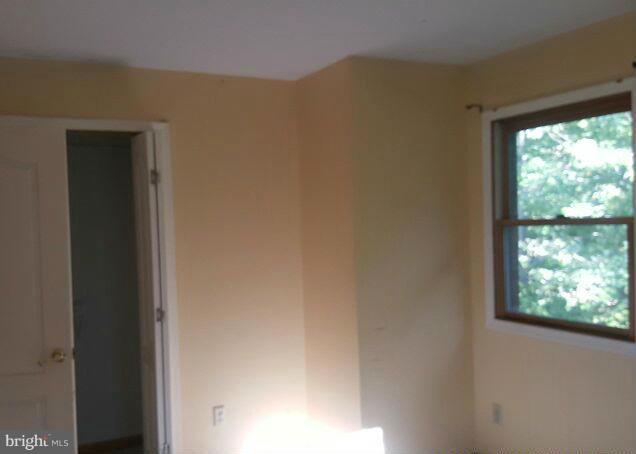 6028 Point Pleasant Road Baltimore, MD 21206 - Photo 2 of 17 Interior (General)