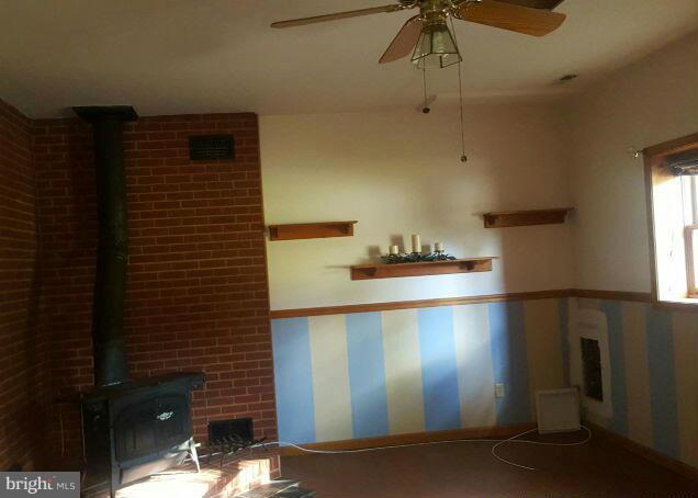 6028 Point Pleasant Road Baltimore, MD 21206 - Photo 4 of 17 Interior (General)