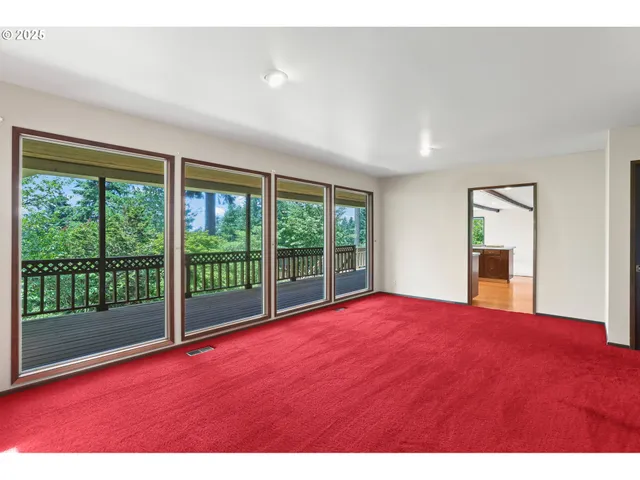 a view of empty room with front door