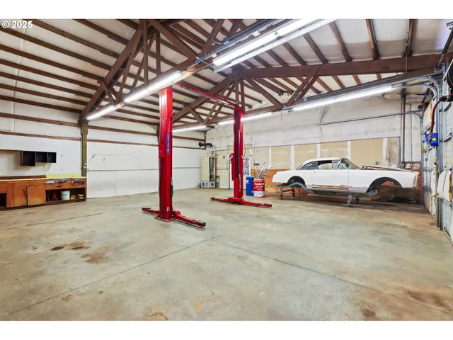 a view of parking area