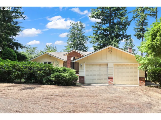 a house view with a outdoor space