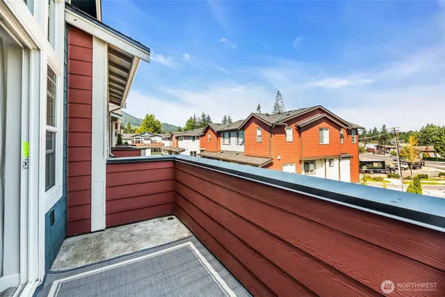 $889,500 | 369 East Park Street, Unit D3, North Bend, WA 98045