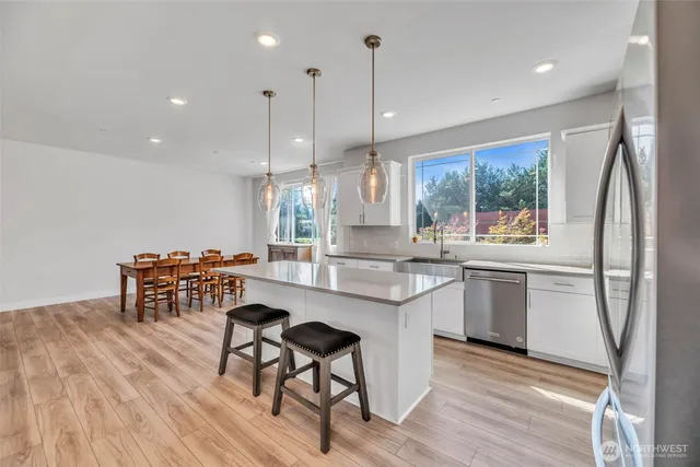 $889,500 | 369 East Park Street, Unit D3, North Bend, WA 98045