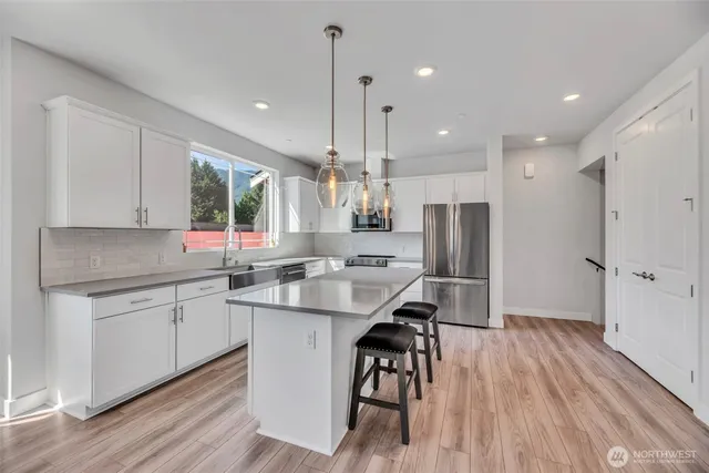 $889,500 | 369 East Park Street, Unit D3, North Bend, WA 98045