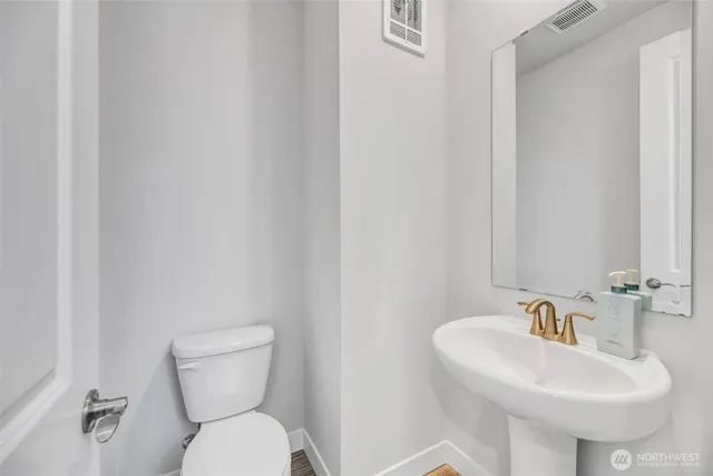 $889,500 | 369 East Park Street, Unit D3, North Bend, WA 98045