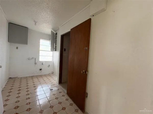 a bathroom with a toilet