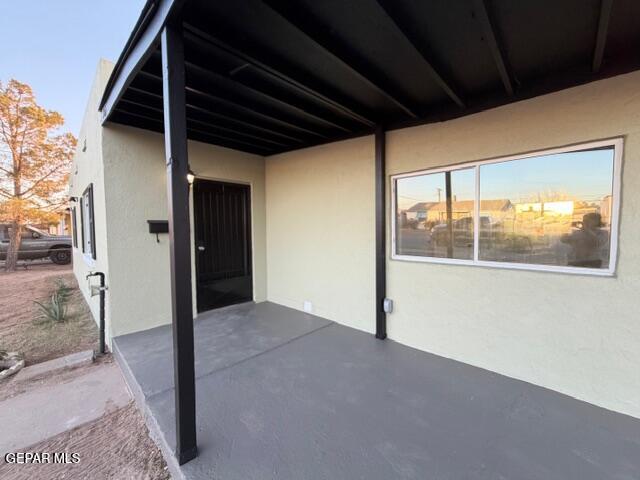 305 Edith Drive El Paso, TX 79915 - Photo 4 of 25 a view of an empty room with a window