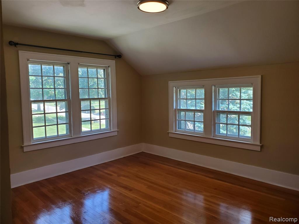 358 West Iroquois Road Pontiac, MI 48341 - Photo 23 of 29