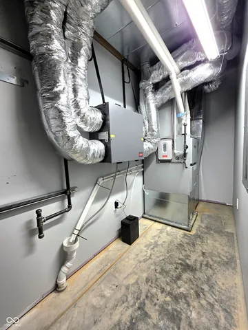 $950,000 | 4763 Nature Hills Lane, Martinsville, IN 46151