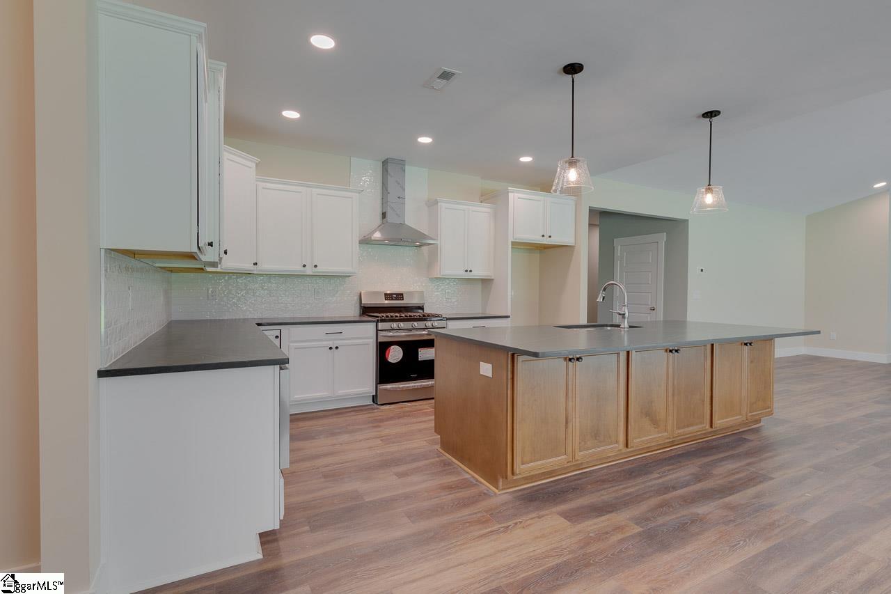 319 Jones Kelley Road Travelers Rest, SC 29690 - Photo 8 of 36