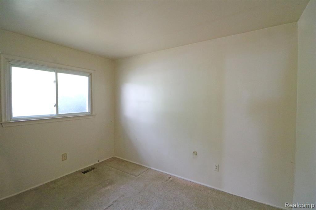 6212 Fleming Road Flint, MI 48504 - Photo 12 of 20 Gallery Image 12