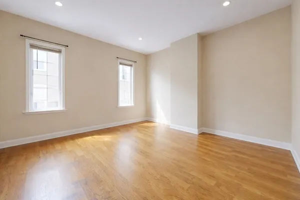 $6,000 | 2 Ward Court, Boston, MA 02127
