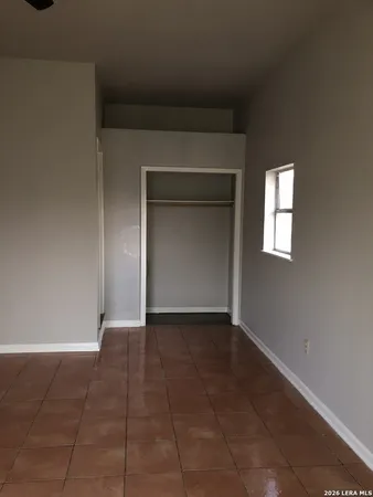 $550 | 104 South Meerscheidt Street, Unit 1, Dilley, TX 78017