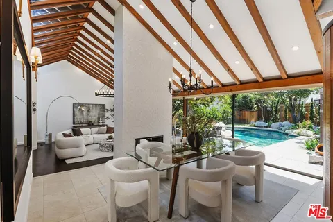 $7,495,000 | 515 North Roxbury Drive, Beverly Hills, CA 90210